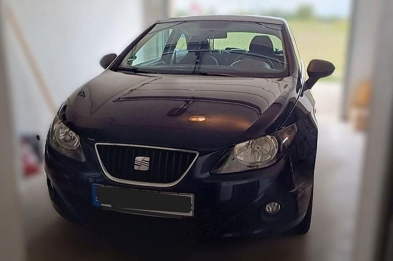 Blau Gebraucht 2011 Seat Ibiza Limousine | 3.300 € (Superpreis) - Bild 1/4