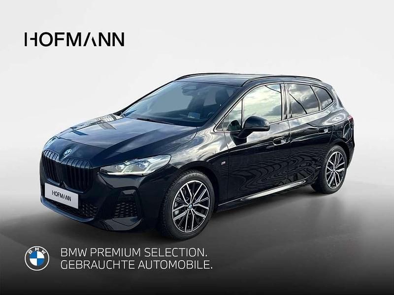 Gebraucht BMW 220 M Sport 150 PS (110 kW) 2025 Saphirschwarz metallic Van / Kleinbus