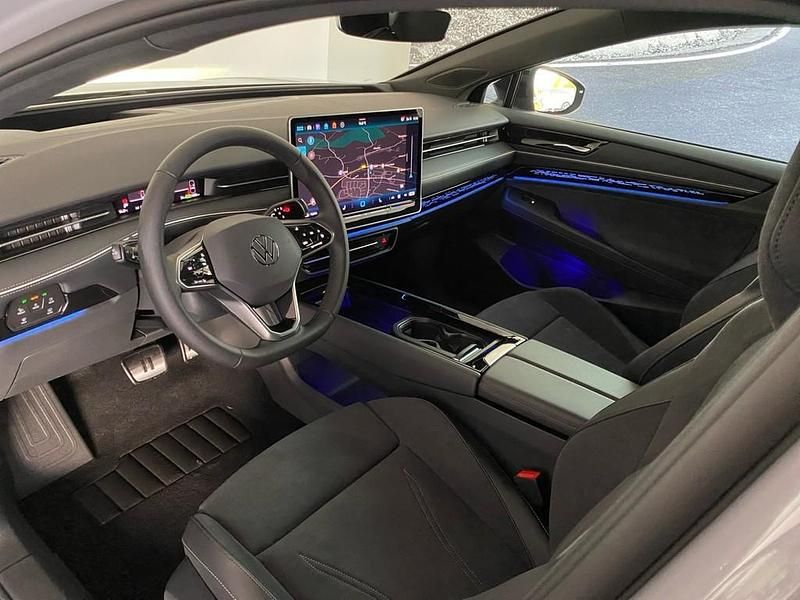 Gebraucht VW ID.7 Pro 210 kW (286 PS) 2025 Mondsteingrau Kombi