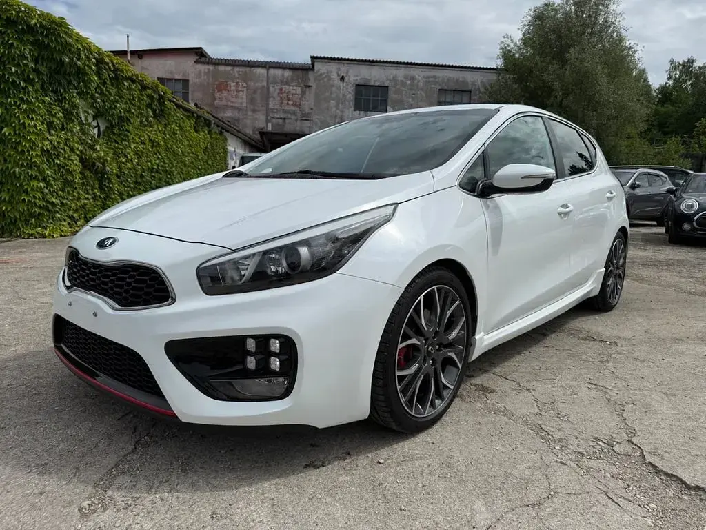 Gebraucht Kia Ceed GT-Challenge 204 PS (150 kW) 2014 Weiß Kleinwagen