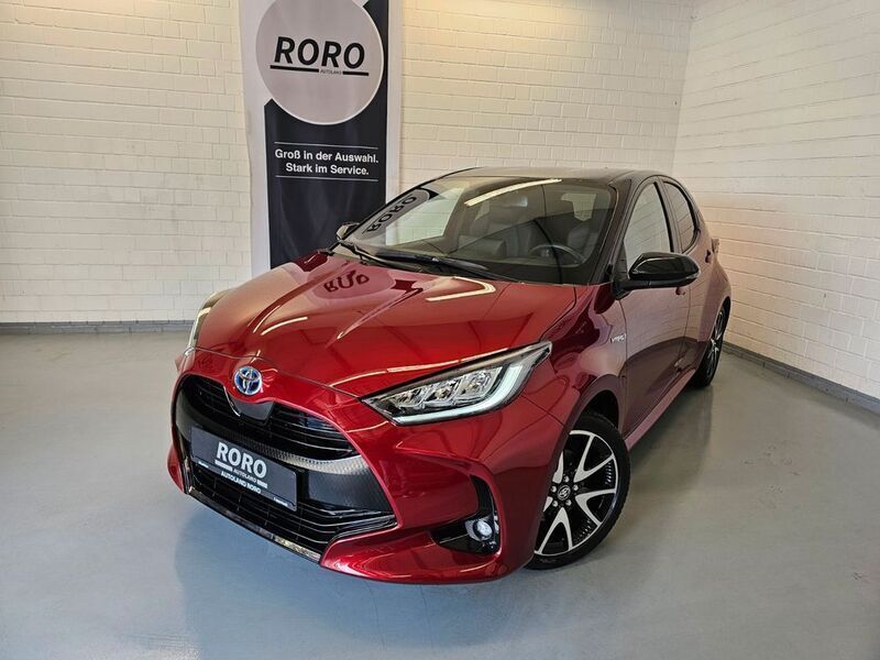 Schwarz Gebraucht 2020 Toyota Yaris Hybrid Style Limousine | 18.750 € (Fairer Preis) - Bild 1/4