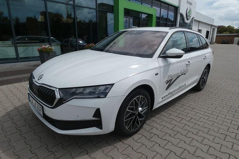 Weiß Gebraucht 2025 Skoda Octavia Selection Kombi | 35.950 € (Teuer) - Bild 1/4