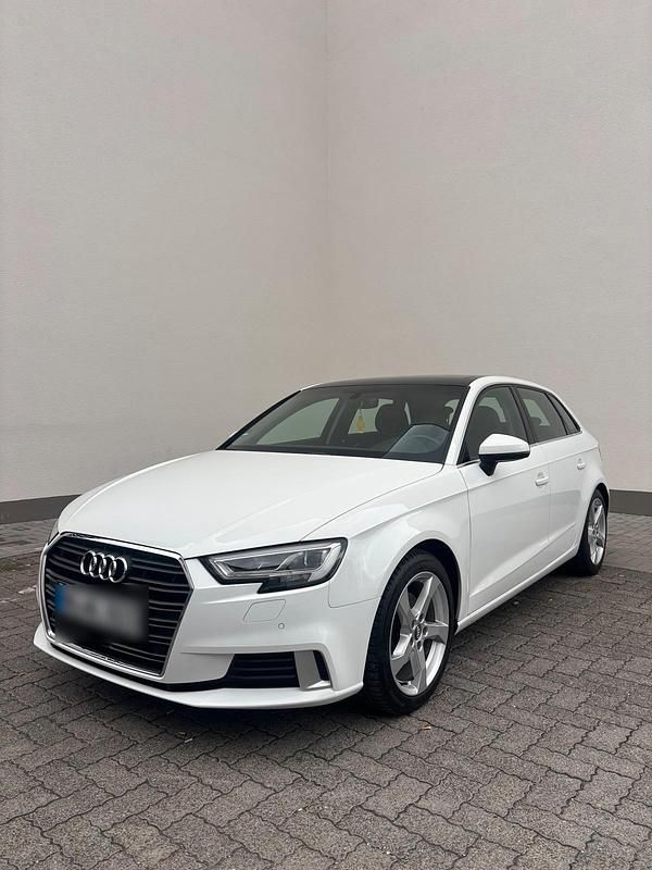 Weiß Gebraucht 2017 Audi A3 Sport Kleinwagen | 15.750 € (Guter Preis) - Bild 1/4