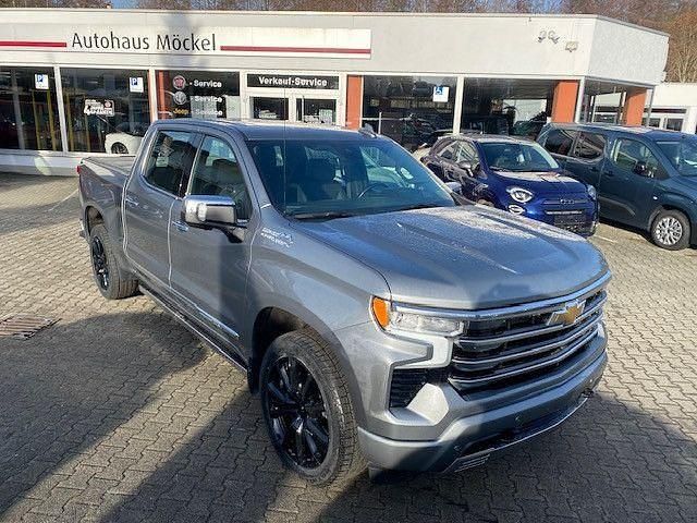 Grau Gebraucht 2022 Chevrolet Silverado SUV | 59.800 € - Bild 1/4