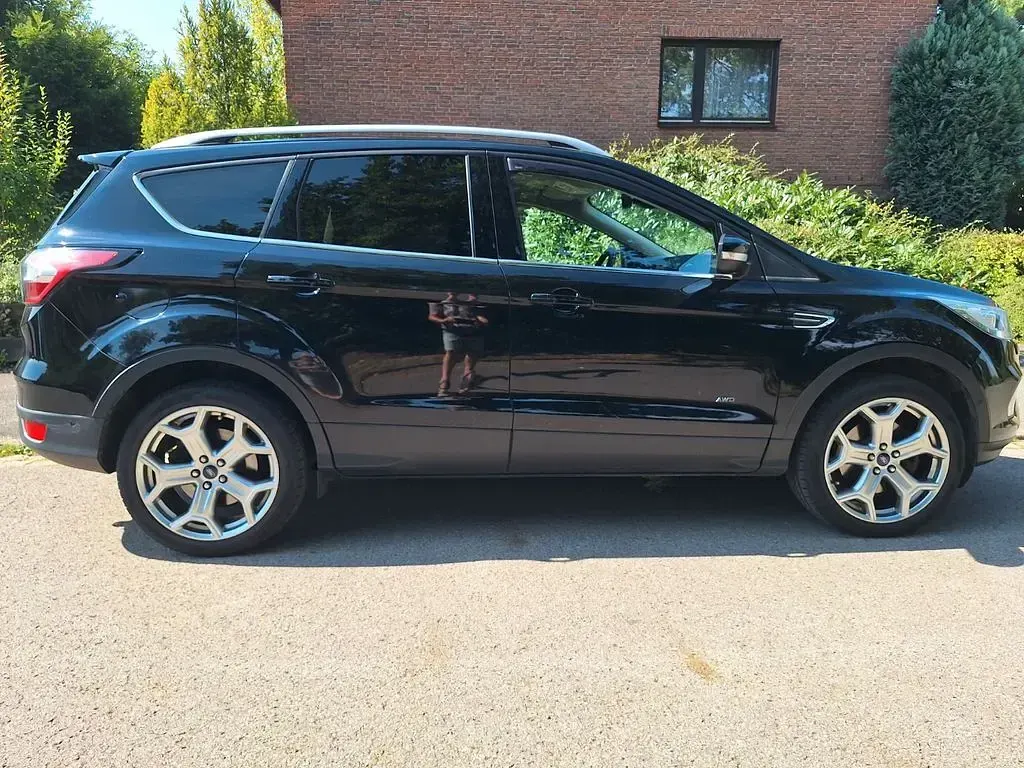 Gebraucht Ford Kuga Titanium 179 PS (131 kW) 2018 Schwarz SUV