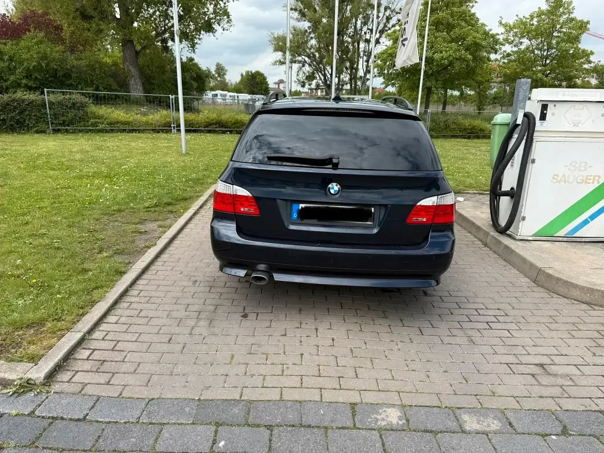 Gebraucht BMW 520 163 PS (119 kW) 2010 Blau Kombi