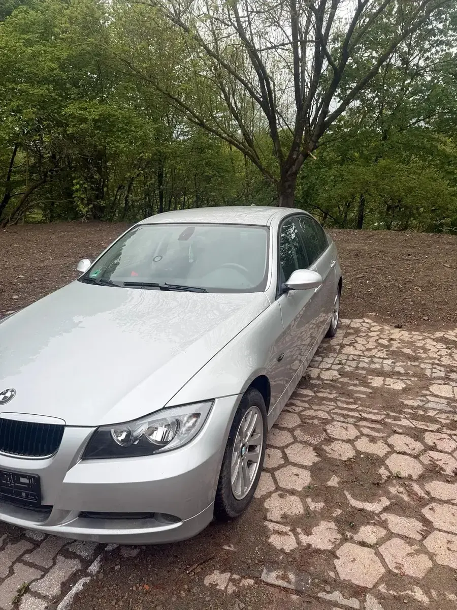 Gebraucht BMW 320 150 PS (110 kW) 2006 Silber Limousine