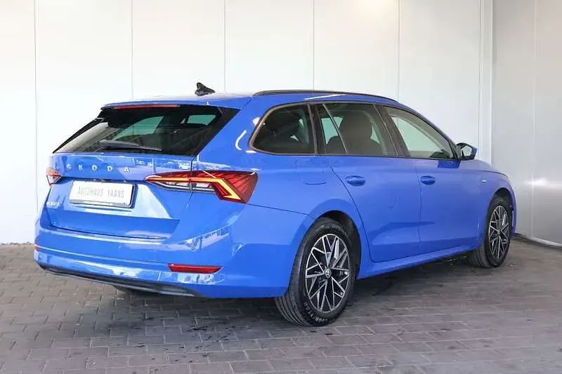 Gebraucht Skoda Octavia Clever 150 PS (110 kW) 2022 Blau Kombi