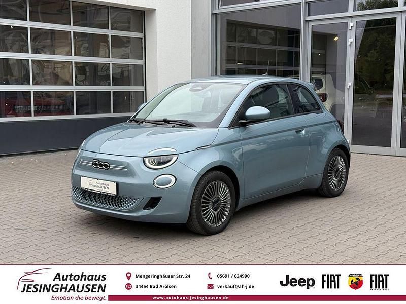 Eis blau Gebraucht 2021 Fiat 500e Icon Kleinwagen | 15.990 € (Fairer Preis) - Bild 1/4