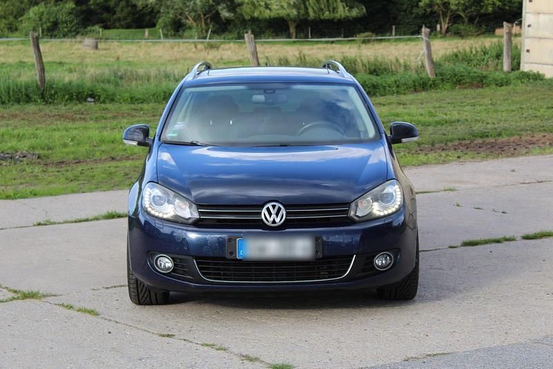 Blau Gebraucht 2012 VW Golf VI Kombi | 3.550 € (Fairer Preis) - Bild 1/4