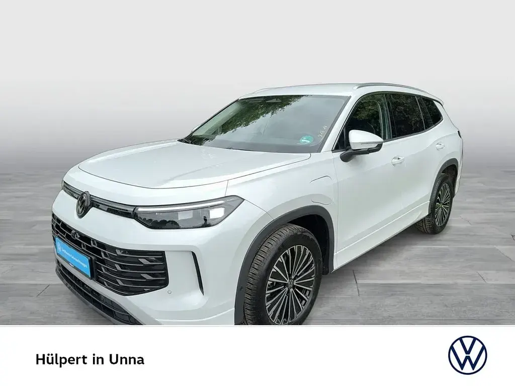 Gebraucht VW Tayron Elegance 204 PS (150 kW) 2025 Oryxweiß perlmutteffekt SUV