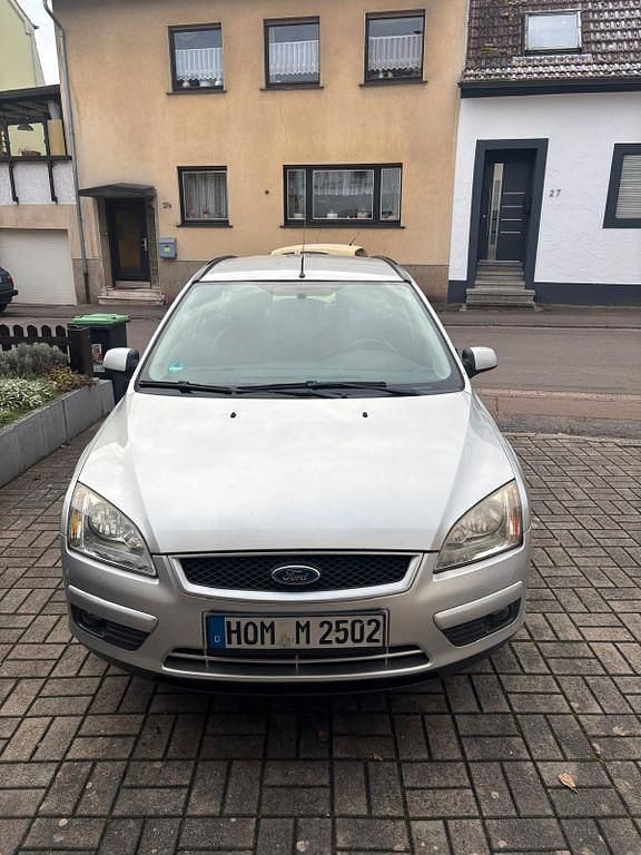 Gebraucht Ford Focus Ambiente 101 PS (74 kW) 2007 Silber Limousine