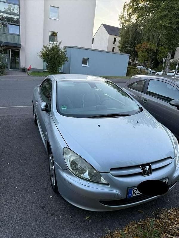 Grau Gebraucht 2004 Peugeot 307 Tendance Limousine | 1.450 € (Guter Preis) - Bild 1/4
