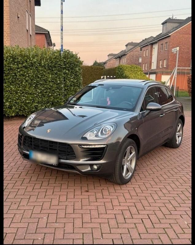 Grau Gebraucht 2015 Porsche Macan S SUV | 30.200 € - Bild 1/4