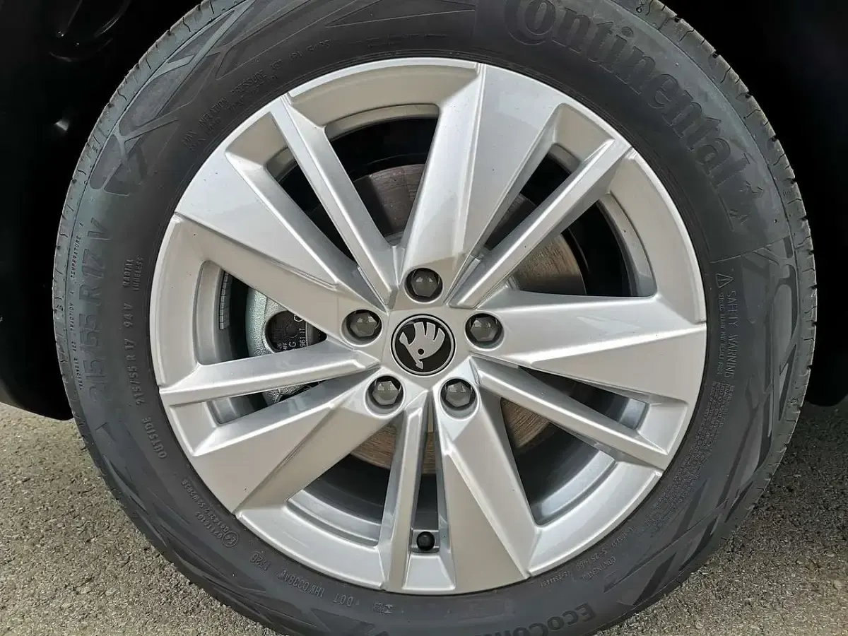 Neu Skoda Karoq Selection 190 PS (139 kW) 2026 Graphitegrau metallic SUV