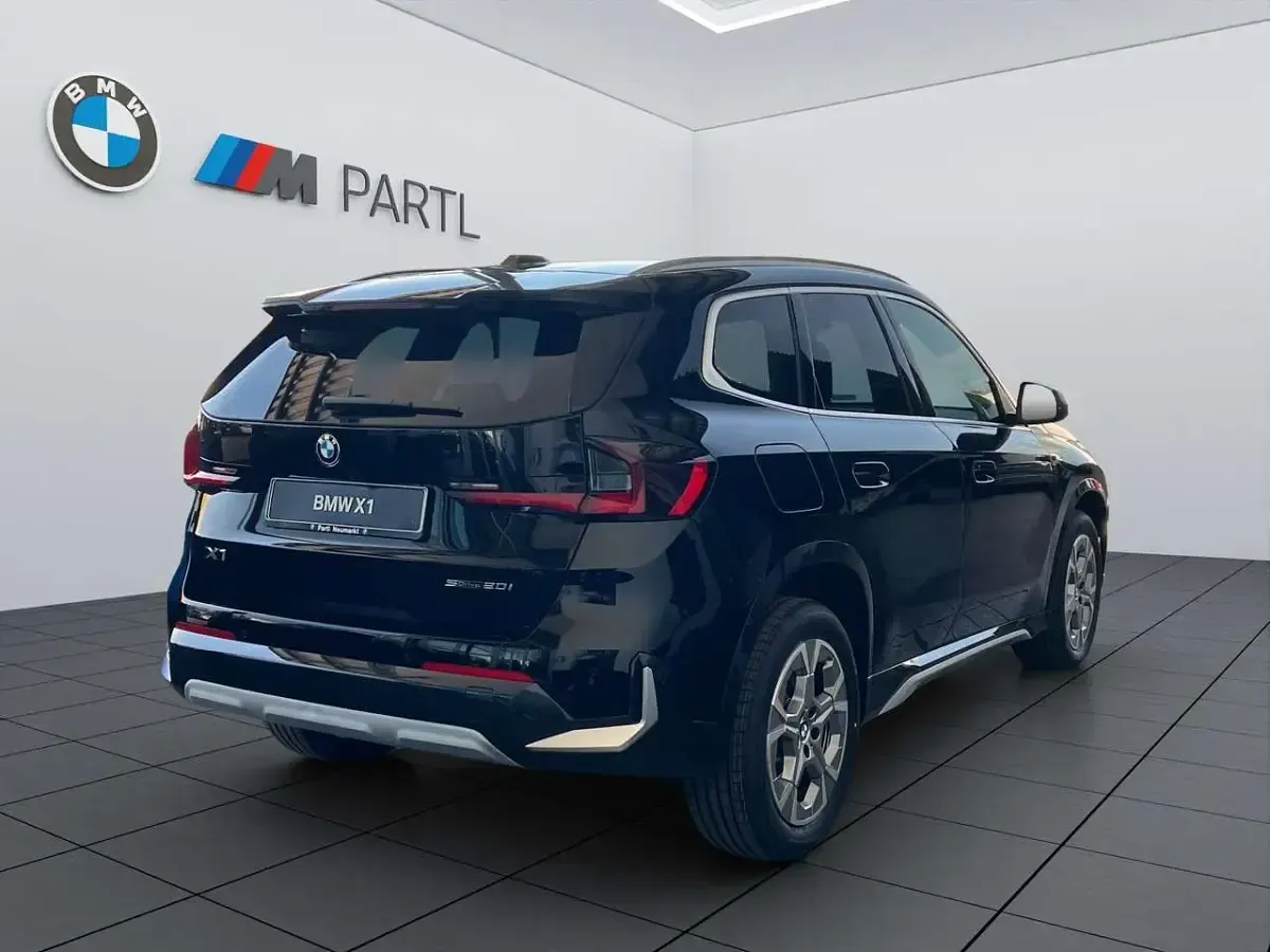 Neu BMW X1 xLine 156 PS (114 kW) 2026 Schwarz SUV