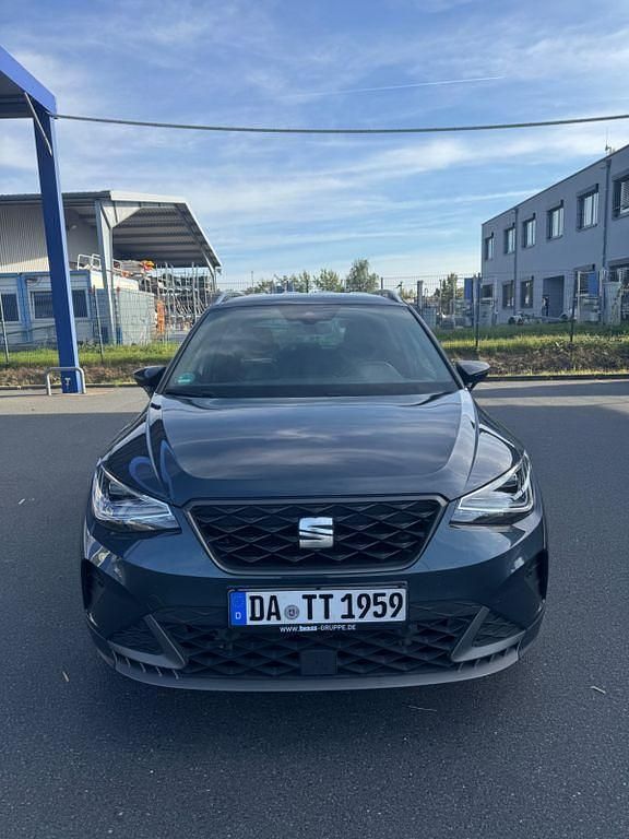 Grau Gebraucht 2022 Seat Arona FR SUV | 18.990 € (Fairer Preis) - Bild 1/4