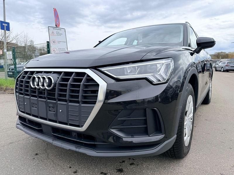 Gebraucht Audi Q3 Ambiente 150 PS (110 kW) 2021 Schwarz SUV