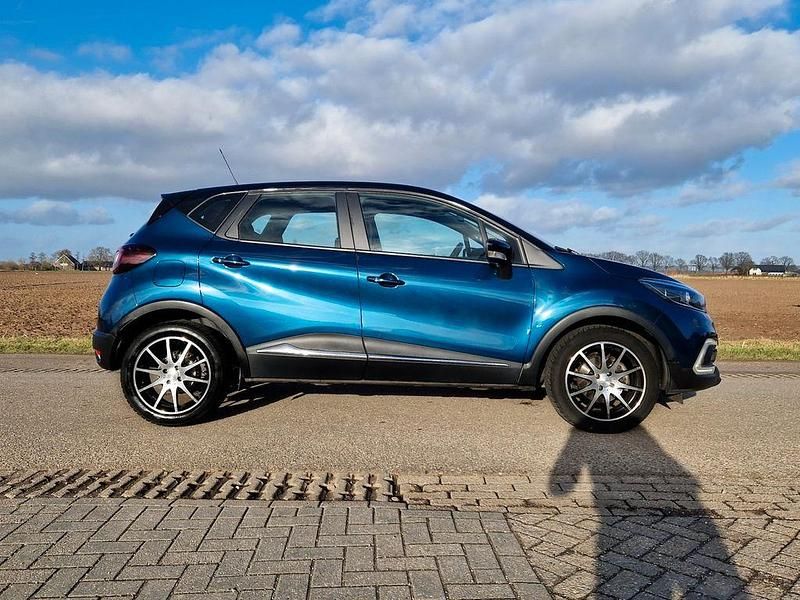 Gebraucht Renault Captur LIMITED 131 PS (96 kW) 2019 Blau SUV