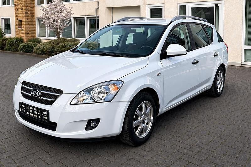 Gebraucht Kia Ceed 125 PS (91 kW) 2009 Weiß Kleinwagen
