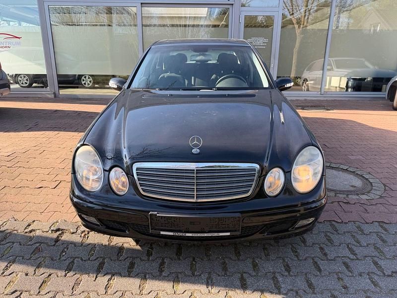 Gebraucht Mercedes E200 122 PS (89 kW) 2005 Schwarz Limousine