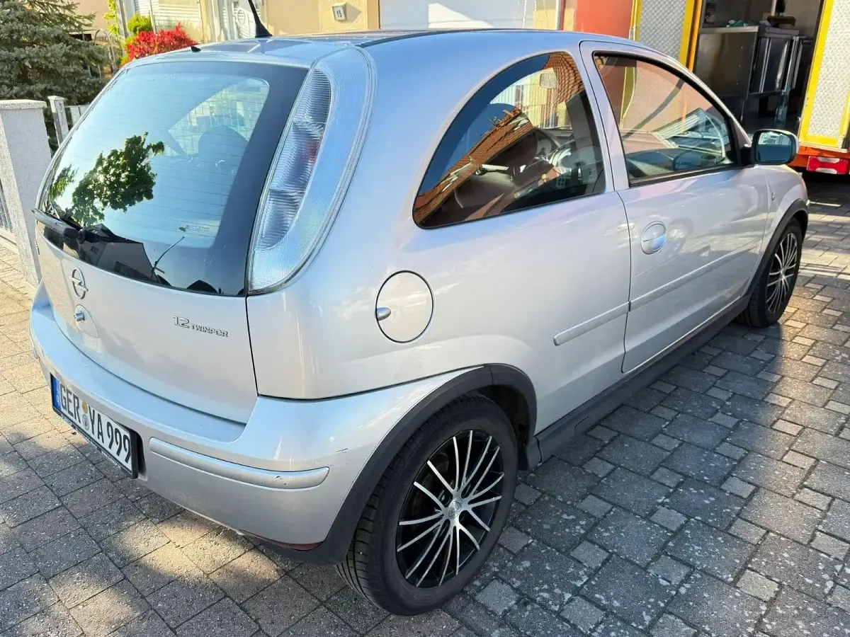 Gebraucht Opel Corsa 80 PS (58 kW) 2006 Silber Kleinwagen