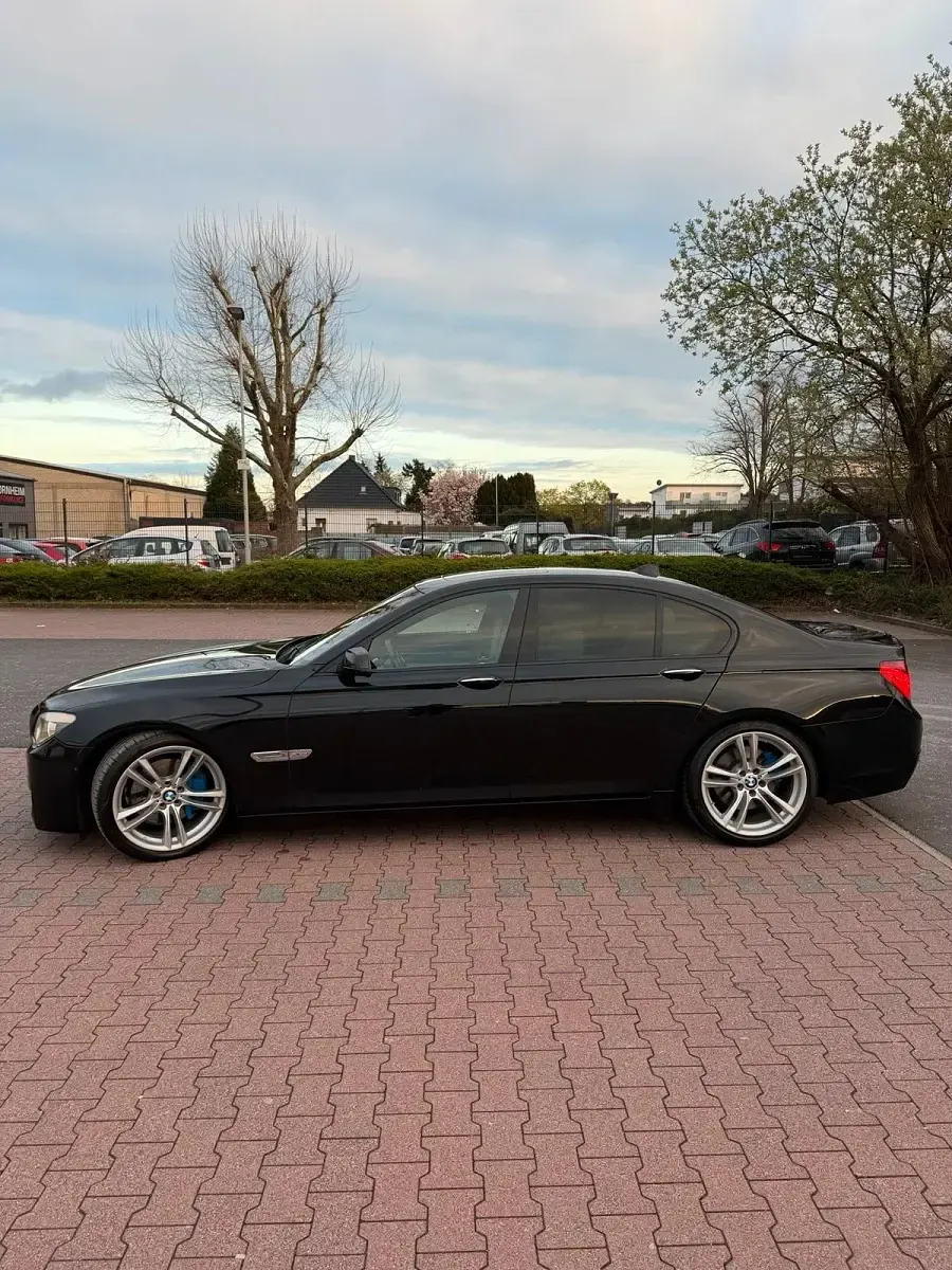 Gebraucht BMW 740 M Sport 306 PS (225 kW) 2012 Schwarz Limousine
