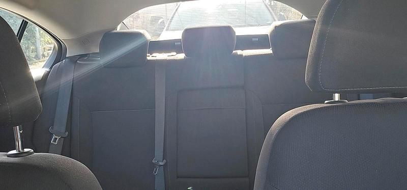 Gebraucht Opel Insignia 140 PS (102 kW) 2009 Schwarz Limousine