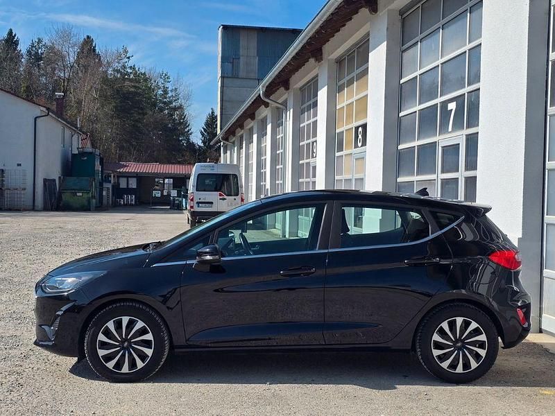 Gebraucht Ford Fiesta Titanium 125 PS (91 kW) 2022 Schwarz Kleinwagen