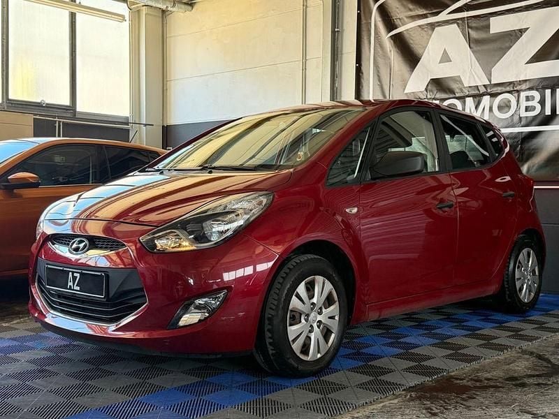 Gebraucht Hyundai ix20 Classic 90 PS (66 kW) 2011 Rot Kleinwagen
