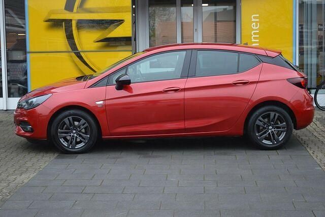 Gebraucht Opel Astra 110 PS (80 kW) 2020 Chili rotkardio rot (metallic) Limousine