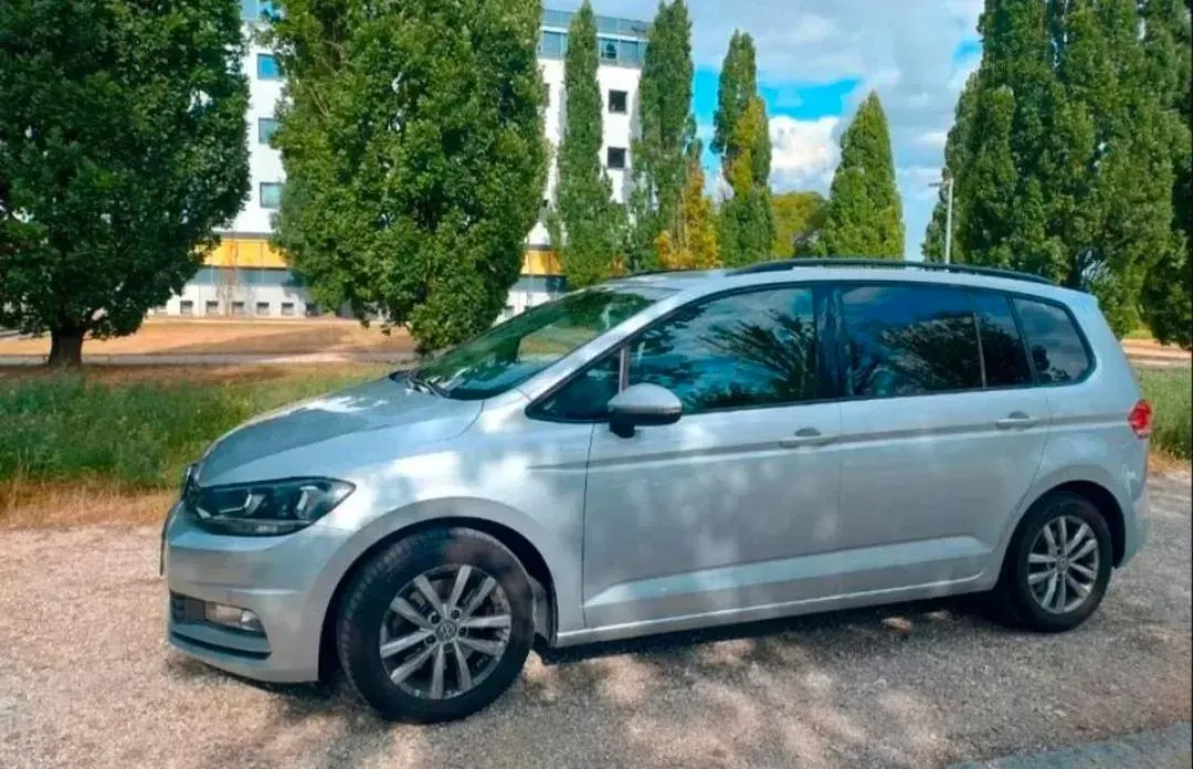 Gebraucht VW Touran Comfortline 116 PS (85 kW) 2017 Silber Van / Kleinbus