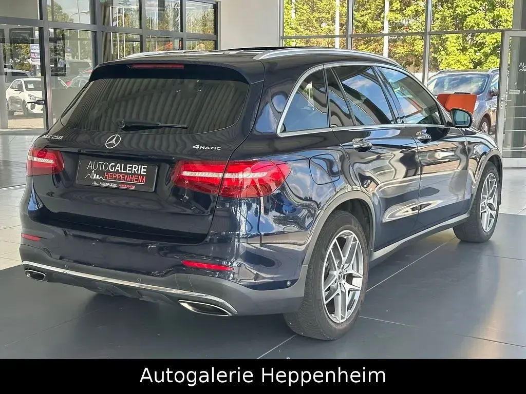 Gebraucht Mercedes GLC250 AMG 211 PS (155 kW) 2018 Blau SUV