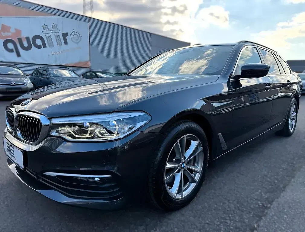 Gebraucht BMW 530 Performance 265 PS (194 kW) 2018 Sophistograu Kombi