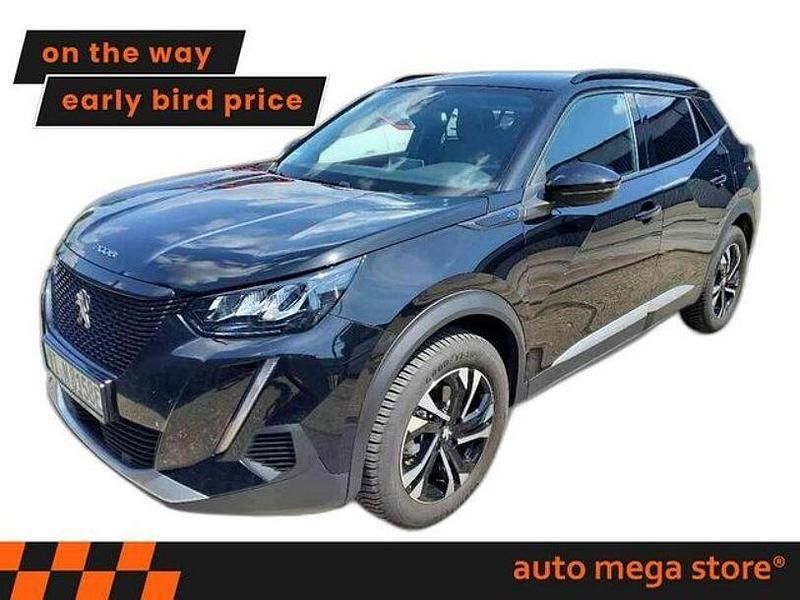 Gebraucht Peugeot e-2008 Allure 100 kW (136 PS) 2023 Lackierung schwarz perla nera/ SUV