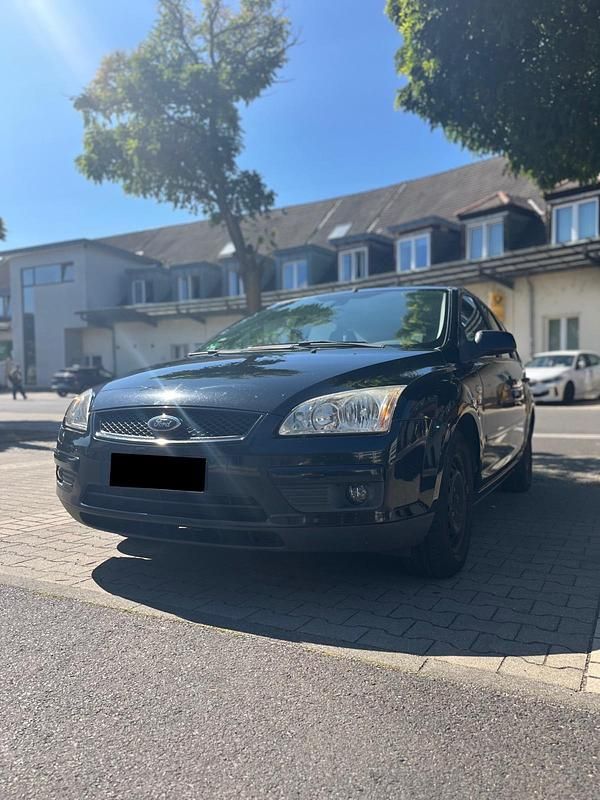Schwarz Gebraucht 2007 Ford Focus Kombi | 1.500 € (Superpreis) - Bild 1/4
