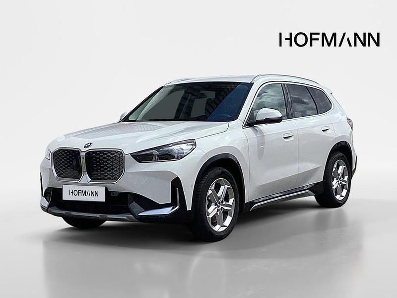 Alpinweiß uni Neu 2025 BMW iX1 xLine SUV | 51.935 € (Guter Preis) - Bild 1/4