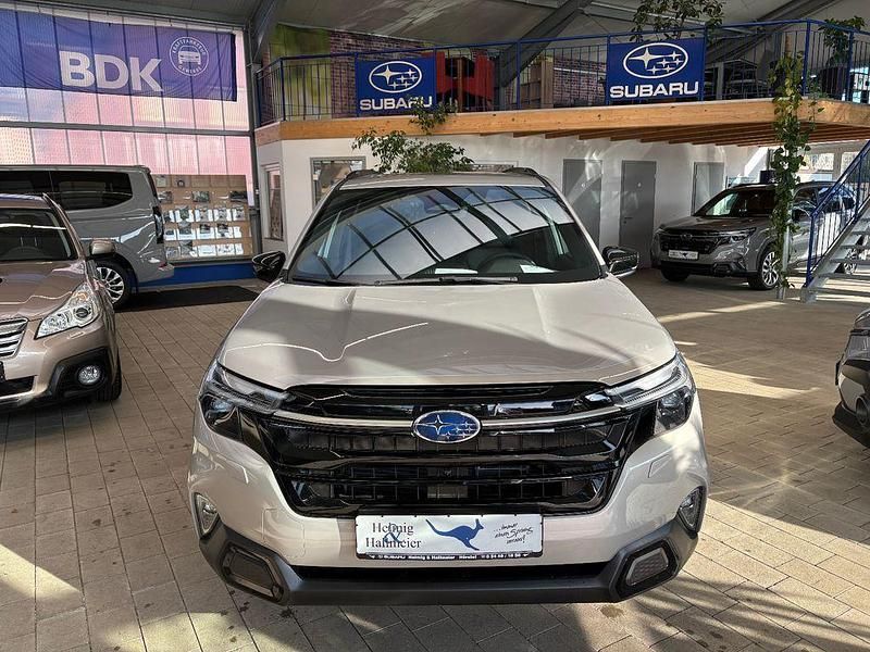 Neu Subaru Forester Platinum 136 PS (100 kW) 2026 Silber SUV