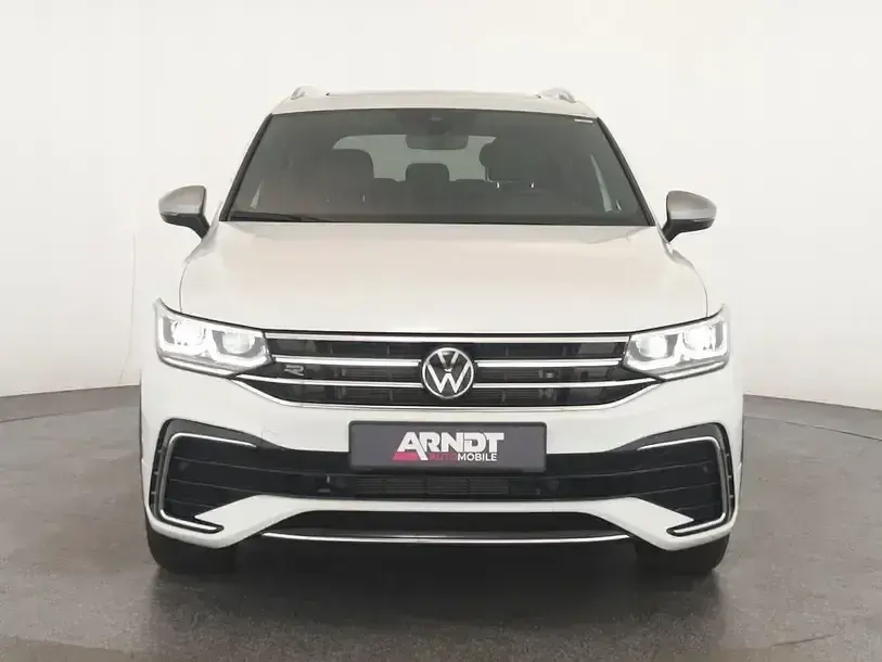 Gebraucht VW Tiguan Allspace R-line 193 PS (141 kW) 2024 Pure white SUV
