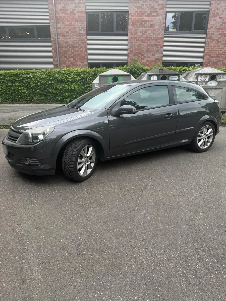 Gebraucht Opel Astra GTC Sport 140 PS (102 kW) 2008 Grau Coupé