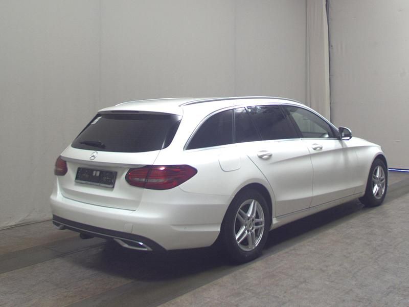 Gebraucht Mercedes C220 Avantgarde 194 PS (142 kW) 2019 Weiss Kombi