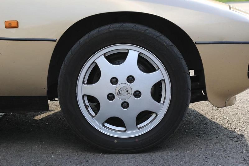 Gebraucht Porsche 924 150 PS (110 kW) 1987 Gold Coupé