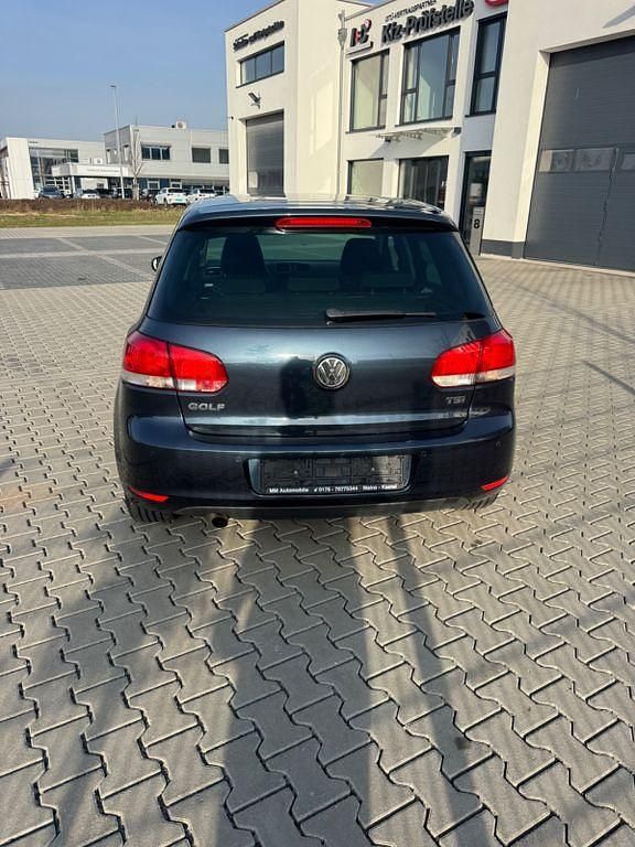 Gebraucht VW Golf VI Team 105 PS (77 kW) 2011 Blau Kleinwagen