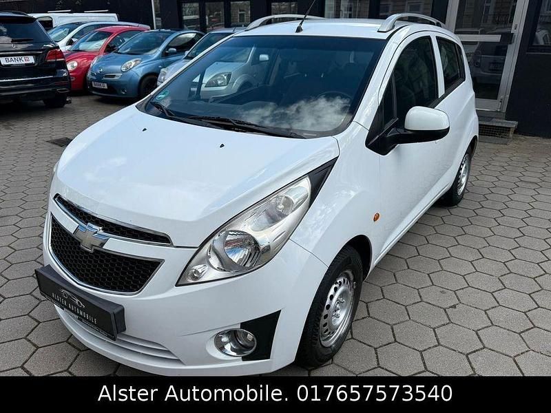 Gebraucht Chevrolet Spark 82 PS (60 kW) 2011 Weiß Kleinwagen