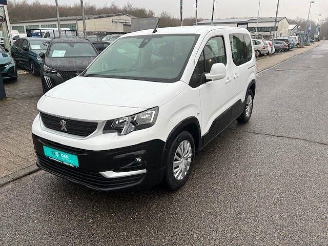 Weiß Gebraucht 2021 Peugeot Rifter Active Van / Kleinbus | 17.399 € (Guter Preis) - Bild 1/4