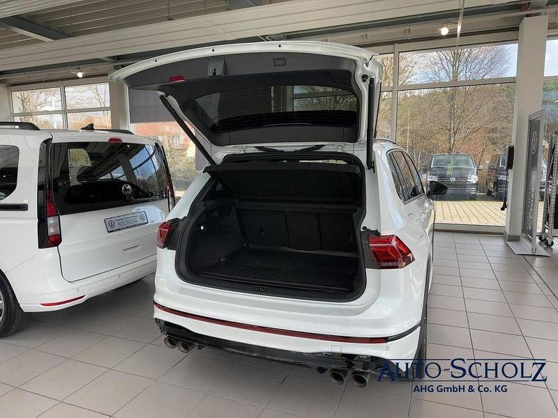 Gebraucht VW Tiguan Style 320 PS (235 kW) 2023 Weiß SUV