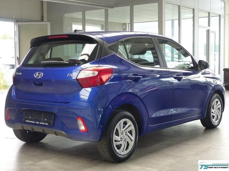 Gebraucht Hyundai i10 Select 67 PS (49 kW) 2023 Blau Kleinwagen