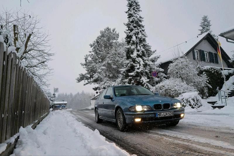 Andere farben Gebraucht 1998 BMW 528 Limousine | 6.900 € (Fairer Preis) - Bild 1/4