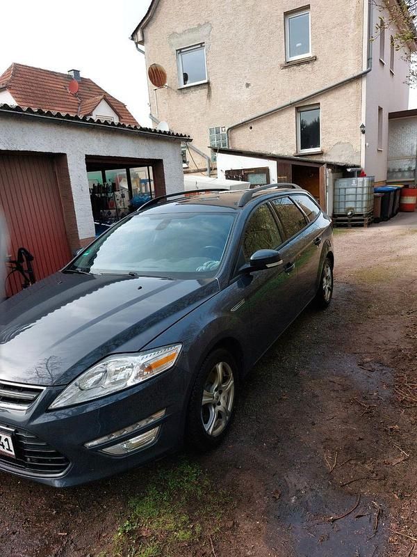Gebraucht Ford Mondeo 160 PS (117 kW) 2011 Blau Kombi