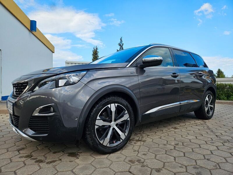 Grau Gebraucht 2019 Peugeot 5008 GT Van / Kleinbus | 21.990 € (Fairer Preis) - Bild 1/4